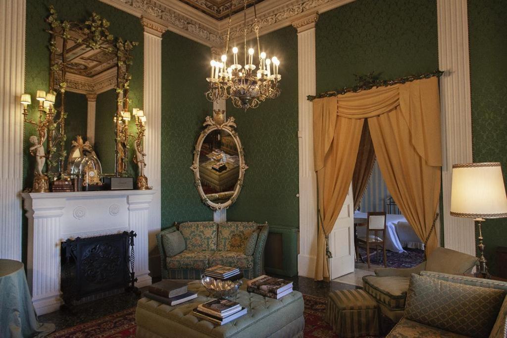 Palazzo Cherubini-pools & Wellness Bed & Breakfast *