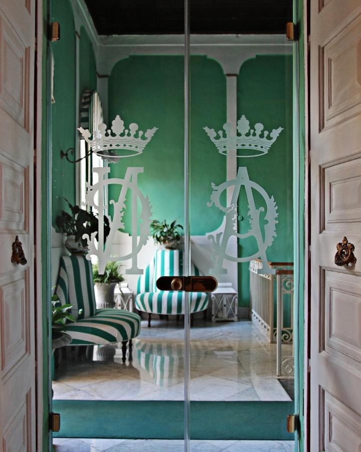 Palazzo Cherubini-pools & Wellness