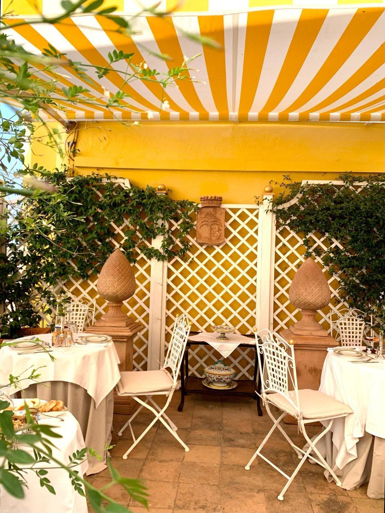 Bed & Breakfast Palazzo Cherubini-pools & Wellness